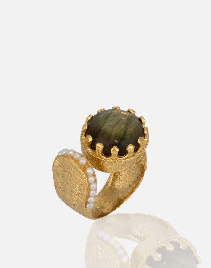 Labradorite Statement Ring with Pearls