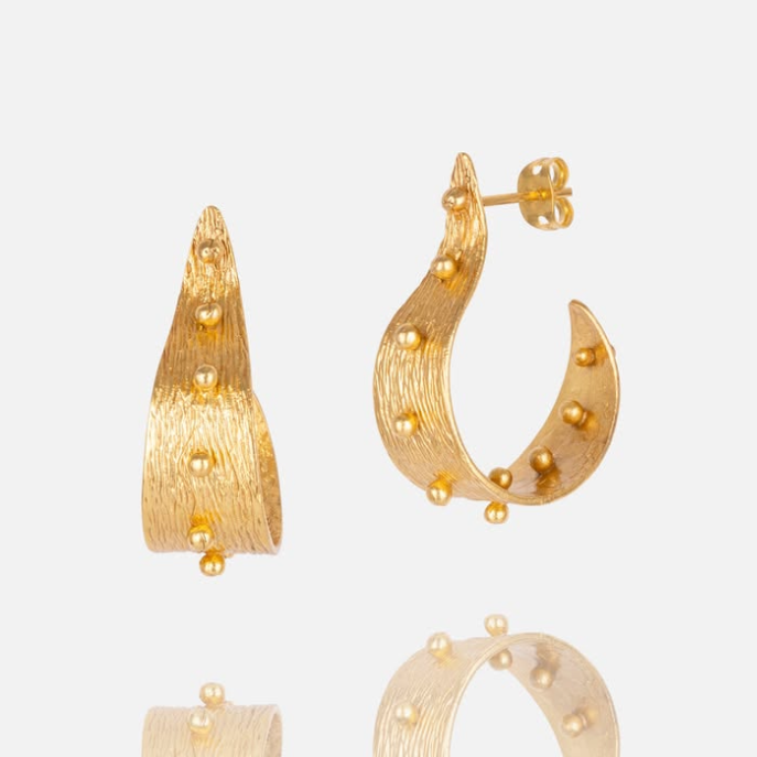 GOLD STUDDED EARRINGS