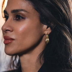 GOLD STUDDED EARRINGS