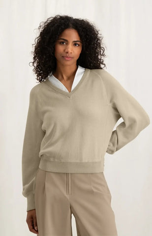 V-NECK WITH WOVEN DETAIN SWEATER