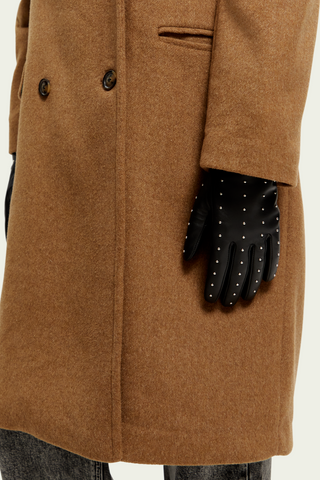 Leather gloves with studs