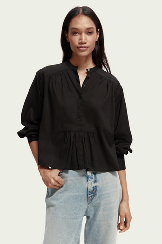 Popover shirt with gathering