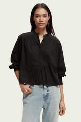 Popover shirt with gathering